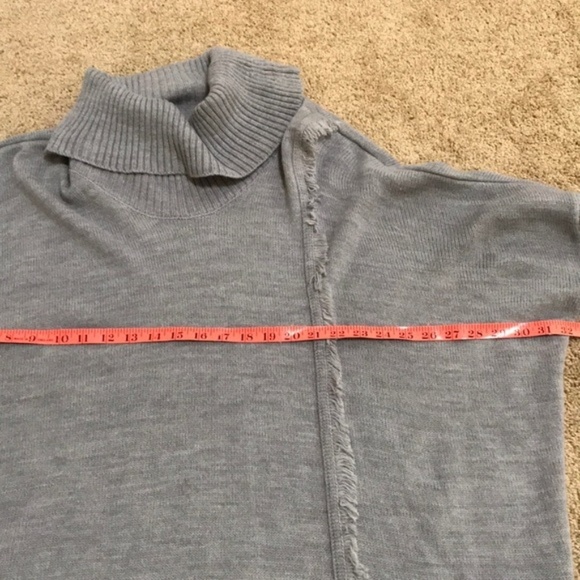 Ivanka Trump grey cowl Dolman Size L Sweater - Picture 7 of 8